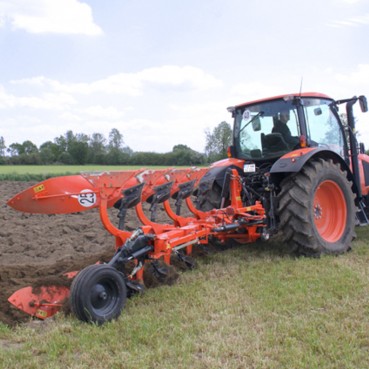 Charrue Kubota RM2000V