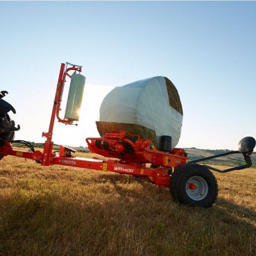 Enrubanneuse tractée KUBOTA WR1400